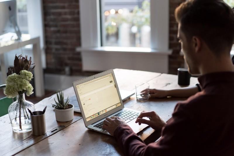 Cómo Actualizar el Currículum: Guía y Ejemplos