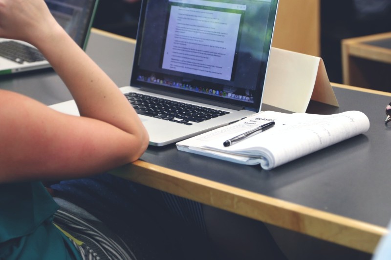 Enviar currículum a Ale-Hop: guía con pasos y ejemplos de CV