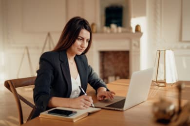 Minutos u horas: ¿Cuánto tiempo se tarda en hacer un CV?