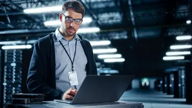 Ejemplo de currículum de ingeniero de datos: guía (2025)