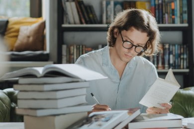 Cómo Hacer un Currículum Académico: Ejemplos y Guía